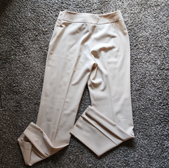 🌼AKRIS khaki work pant. - Picture 10 of 13